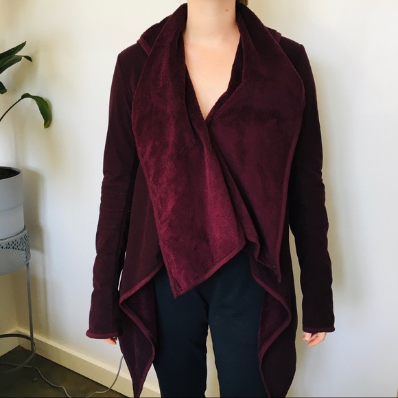 Lululemon Presence of Mind Wrap in Bordeaux - Picture 2 of 12